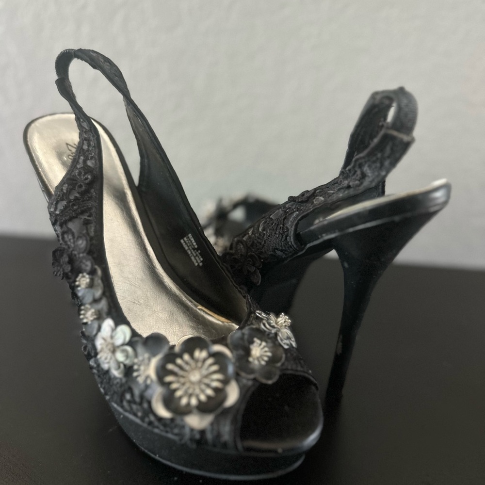 Zigi Soho size 8 heels